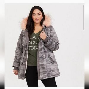 Plus-Size Gray Camo Parka with Pink Faux-Fur Hood
